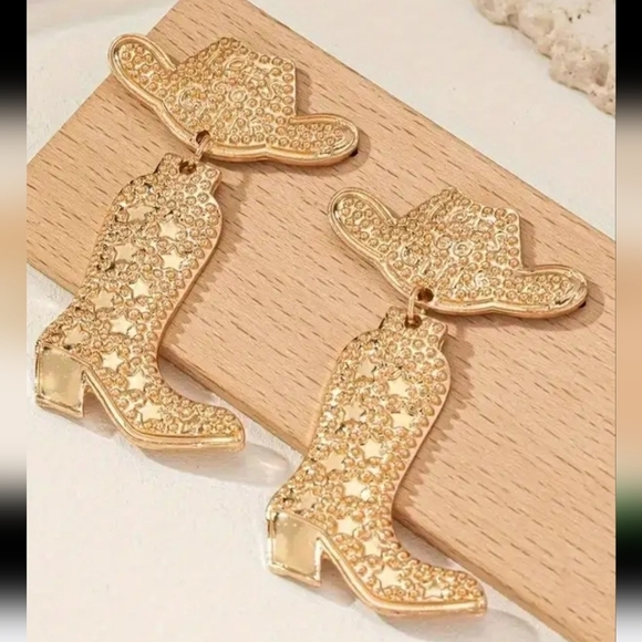 Felt's Fun Finds Jewelry - Gold Tone Cowboy Hat and Boot Earrings